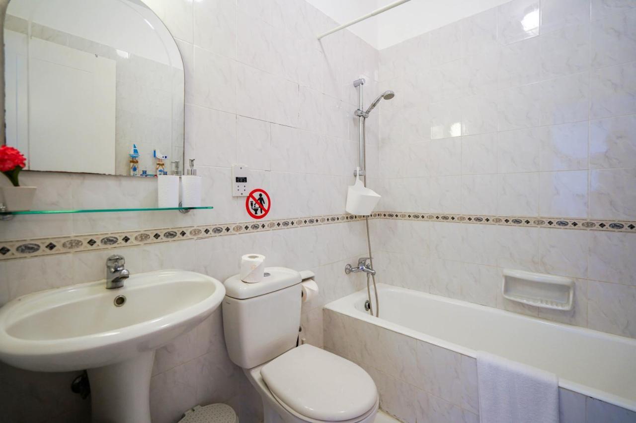 Resitour - Regina Gardens Apartment Paphos Exterior photo